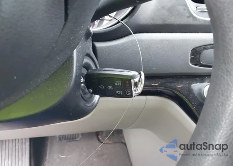 2016 Kia Sedona Lx z USA, uszkodzony, nr VIN KNDMB5C18G6148093